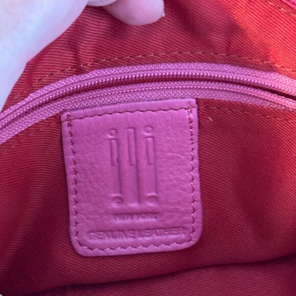 Ili New York Pink and Red Lip Design Women's Leather Cosmetic Bag EUC - Picture 4 of 8